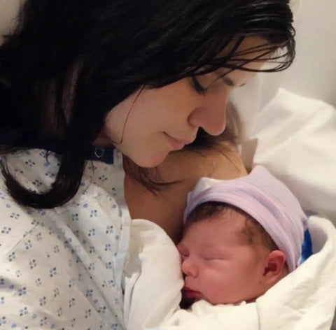 New Mothers Miracle: Why Moringa is a Postpartum Essential